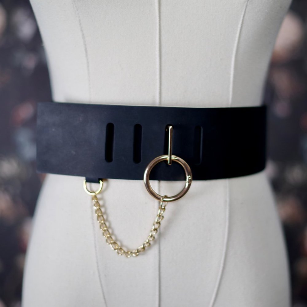 Hemlock Belt in Matte Black Leather